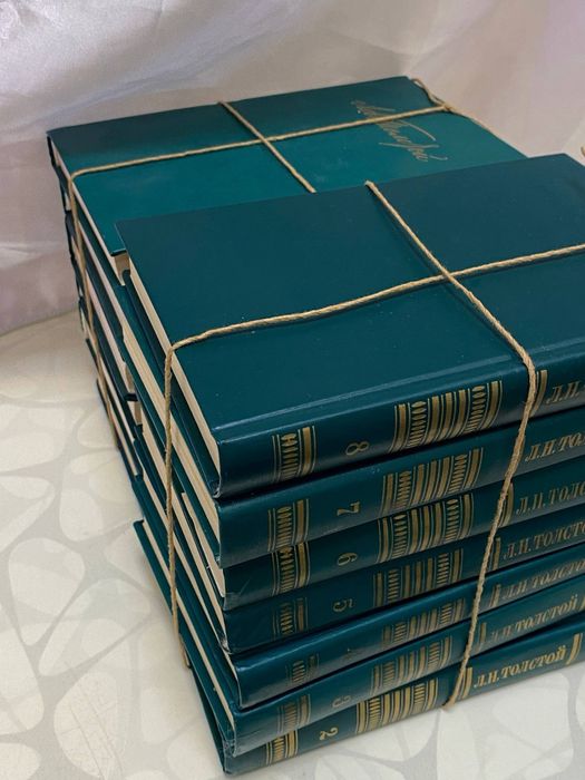 Л. Н. Толстого 12 книг