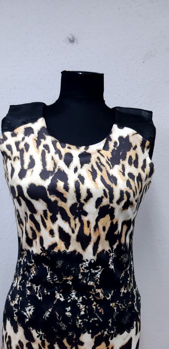 Елегантна рокля !!