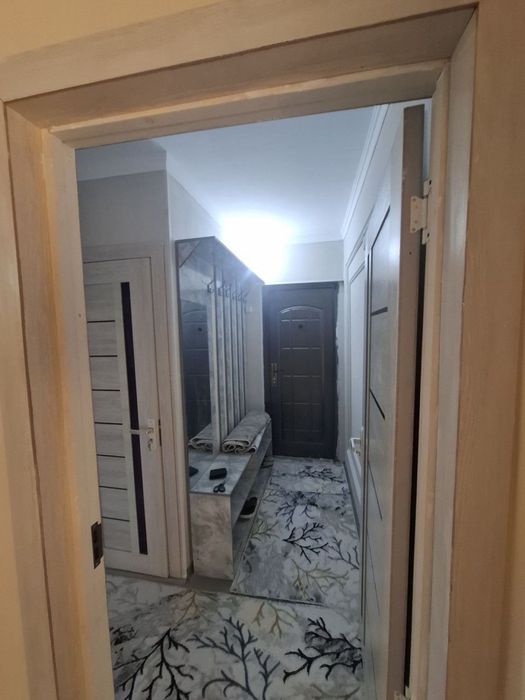 4 каватли домнинг 3 каватида 2 хонали квартира ижарага берилади