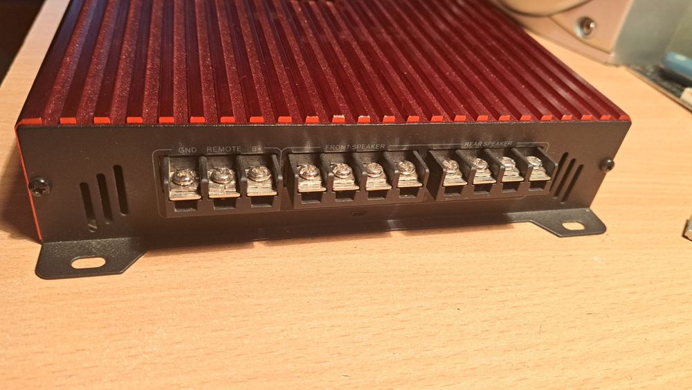 Продам усилитель Bos-mini