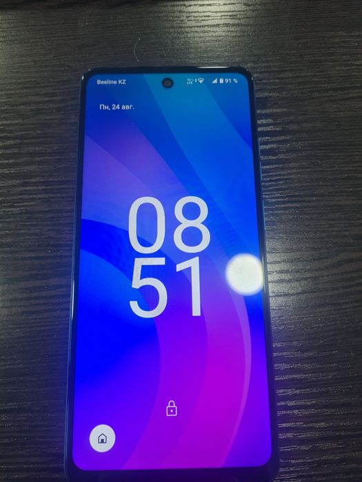 Продам смартфон Motorola g04s