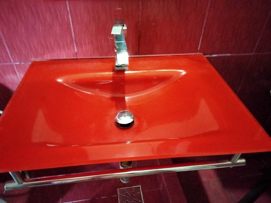 Chiuveta din sticla potrivită ptr baie