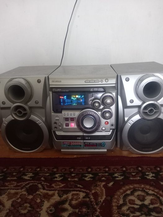 Muzikalni sentr pmpo 3000 w