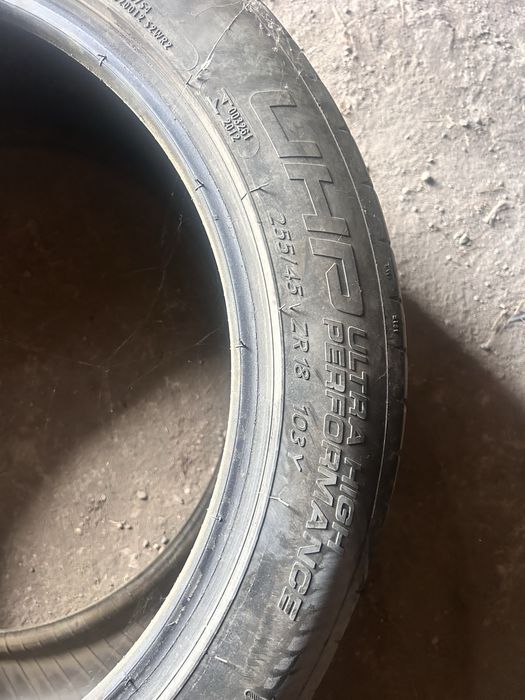 Резина 255/45/18 в хорошем состоянии