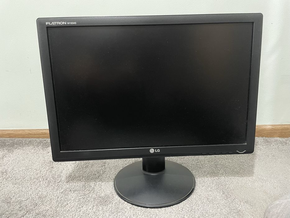 Продается монитор lg flatron 19