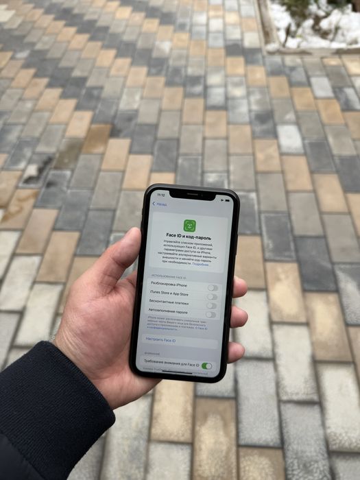 Iphone xr ayfon xr 64gb qora tel ideal sotiladi aybi yo face ishlidi