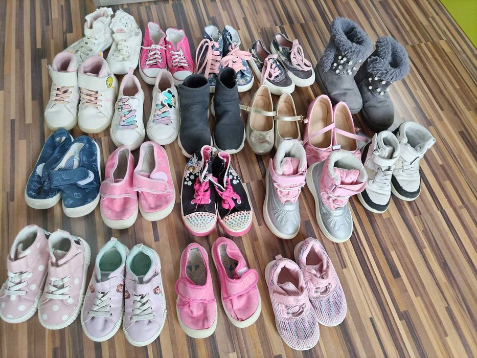 Детски обувки от 24н.до 27н.Разпродажба всичко по 5 лв.