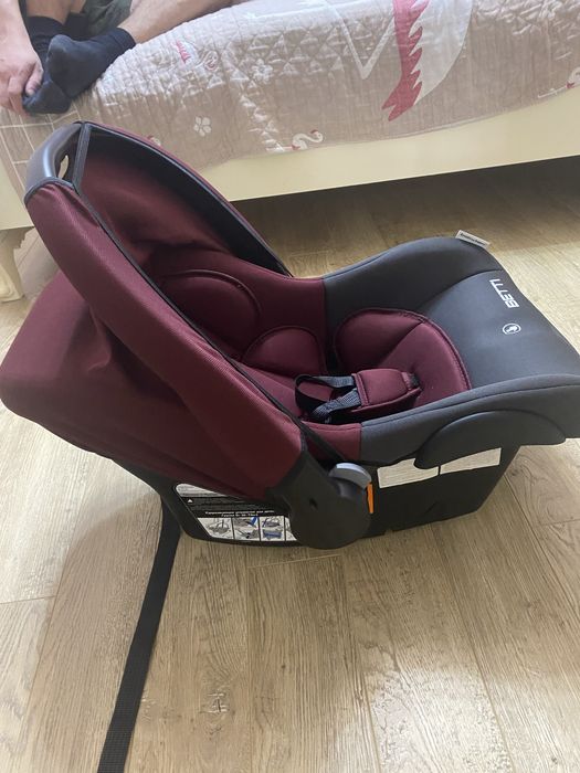 Продам автокресло новое