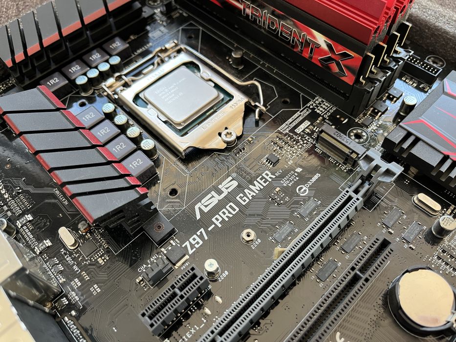 ASUS Z97 PRO GAMER + i7-4790K + 16GB DDR3 2400 G.Skill