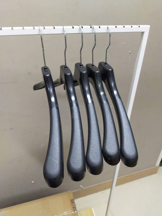 Продам вешалки плечики