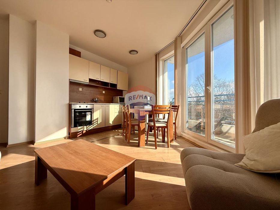 Продава се Тристаен апартамент в Балчик - 97 кв.м за 516 €/кв.м - Снимка #2