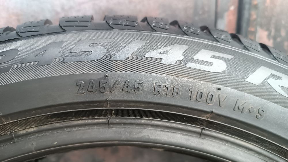 245/45/18 Pirelli Дот 0424