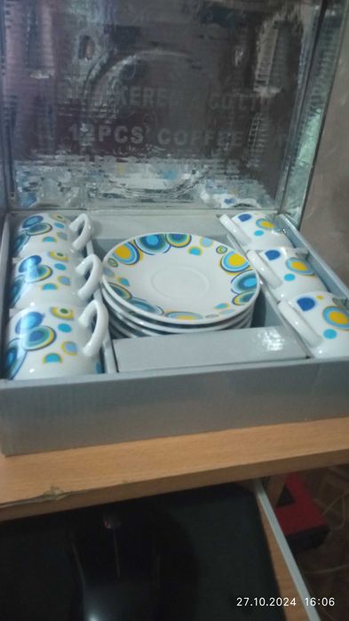продаю кофейный сервиз, 12 предметов