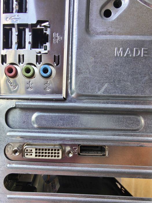 PC retro AMD Athlon II X4 640, ATI HD 5450, SSD 128GB, 4GB DDR2, Windows 10, DVD-RW, floppy