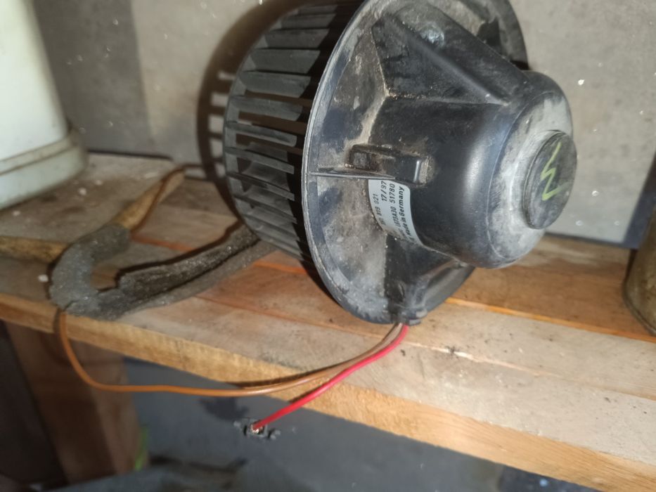 Моторчик печки Фольксваген Гольф 3