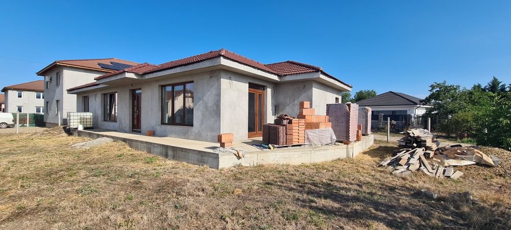 Casă de vânzare cu trei fronturi stradale – Oradea, Str. Cedrilor | Co