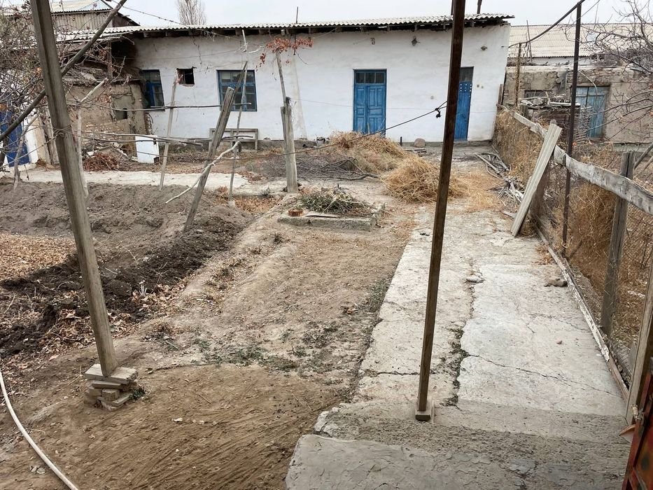 Жай сатылады.Ходжелы Карл Маркс мектеп кошесынде