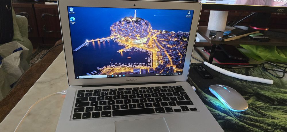 MacBook Air 13 inch 2014 A1466 256GB – Отлично състояние, Windows 10