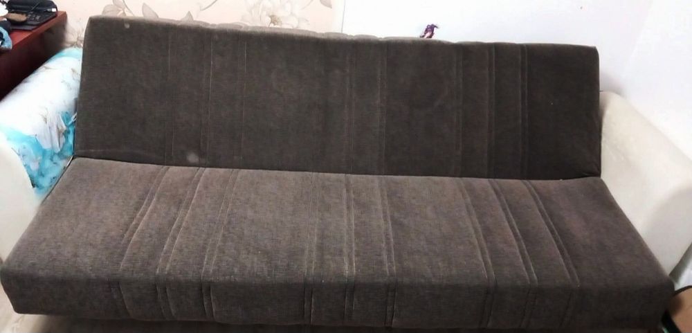 Canapea extensibila cu lada în stare perfecta