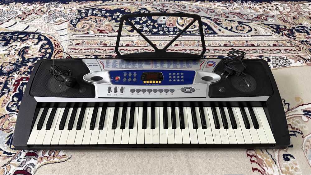 синтезатор CORTLAND