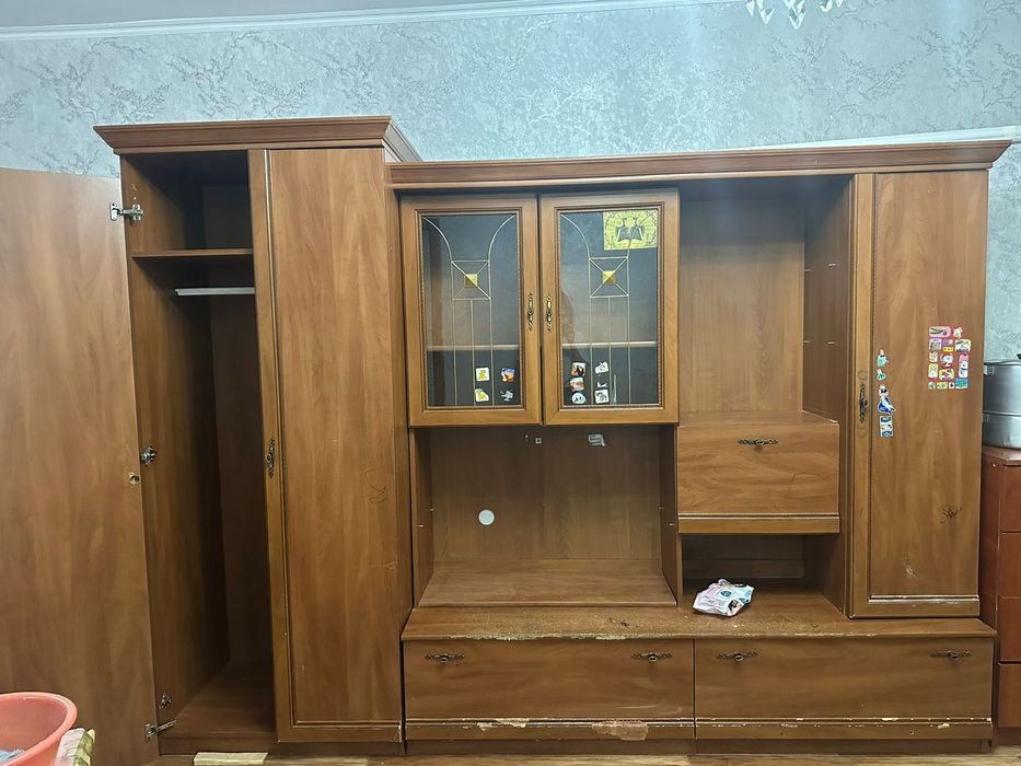 продам шкаф-сервант