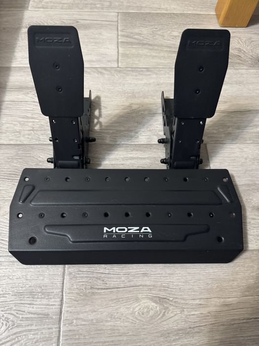 Игровой руль Moza r3