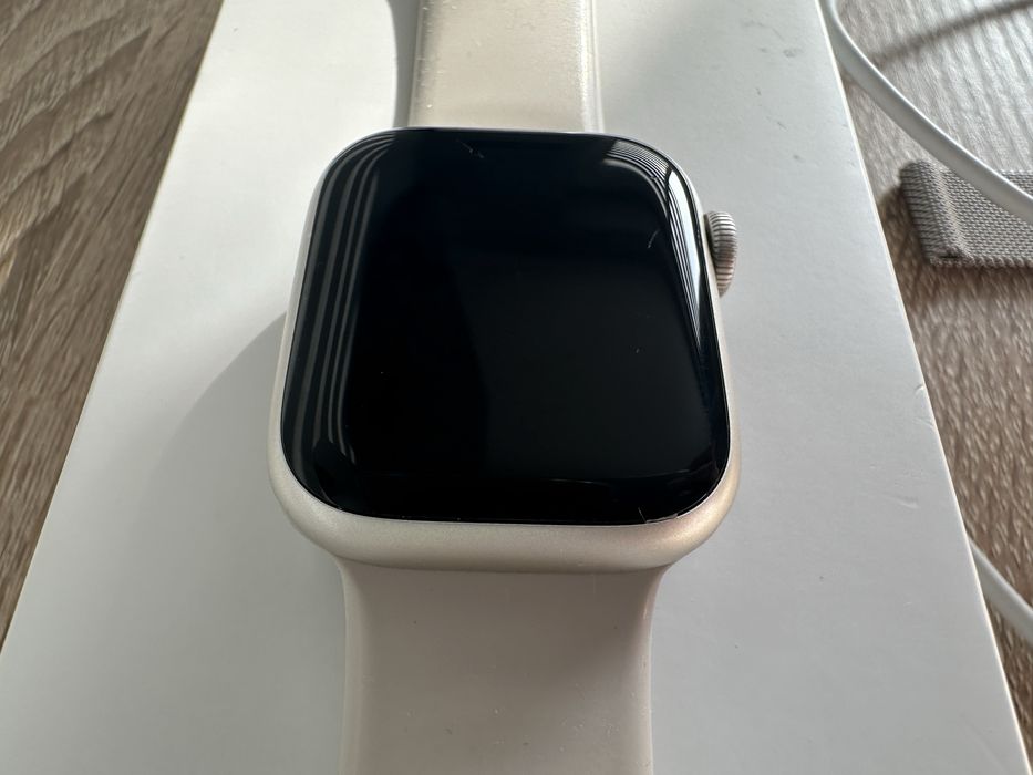 Apple Watch Series 8 41mm Starlight, батерия 98%, почти нов