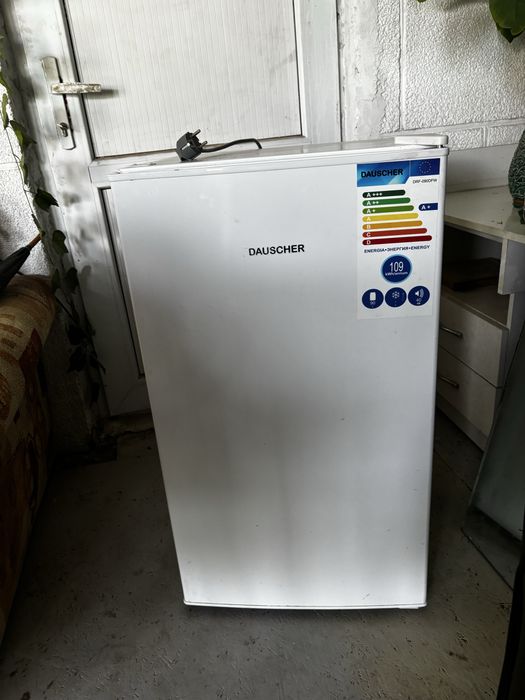 Продам компактный холодильник DAUSCHER DRF-090DFW