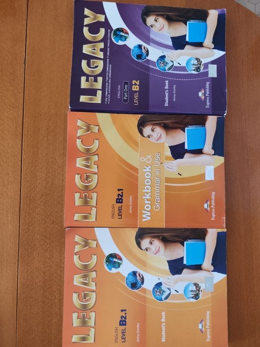 Продавам учебници за 9клас и 11клас!