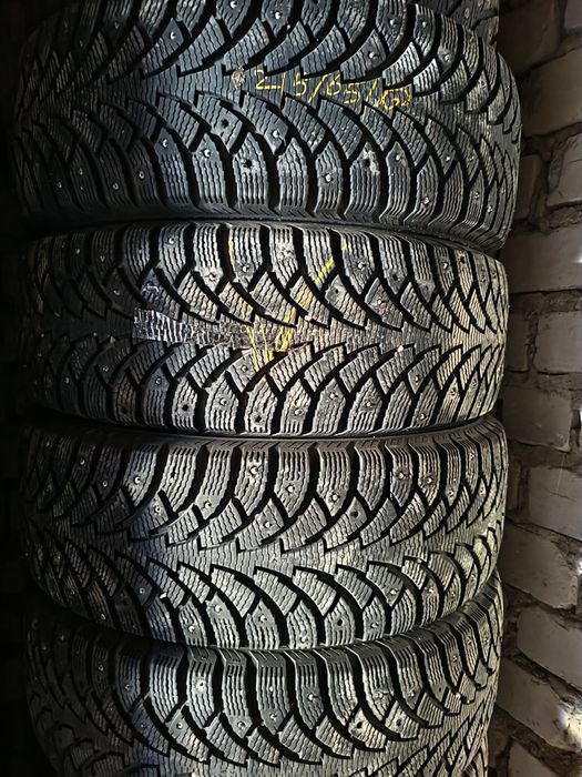 Продам зимние шины 215/65/16
