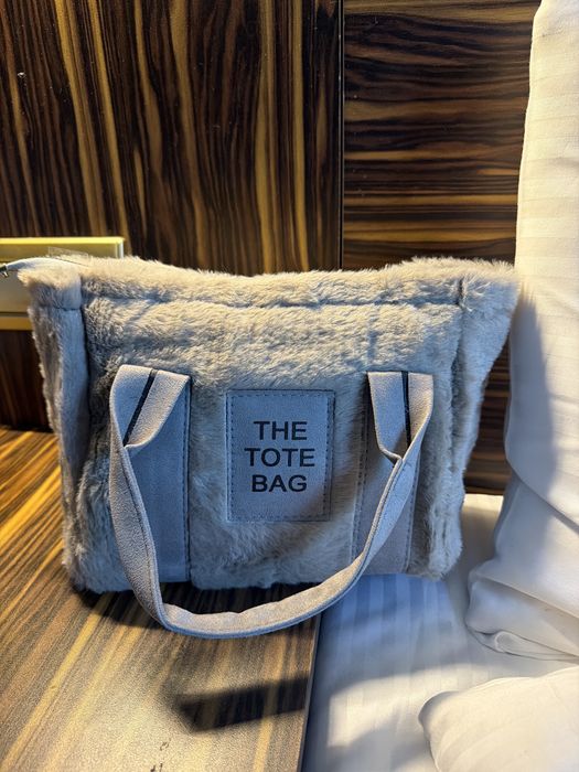 The Tote bag чанта
