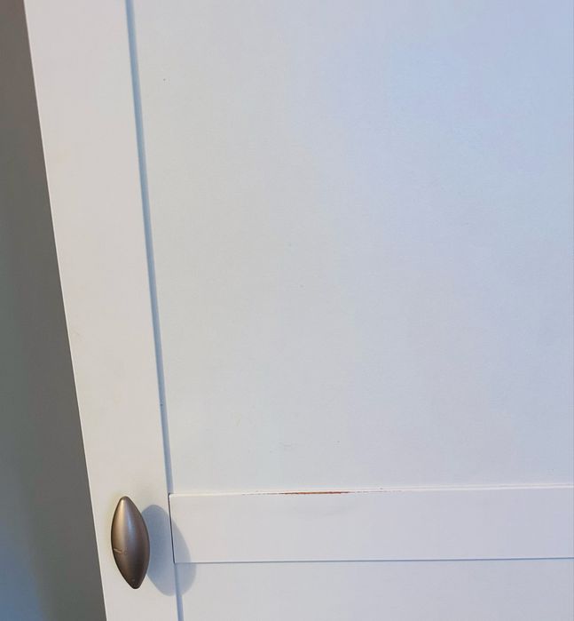 Dulap haine si etajera