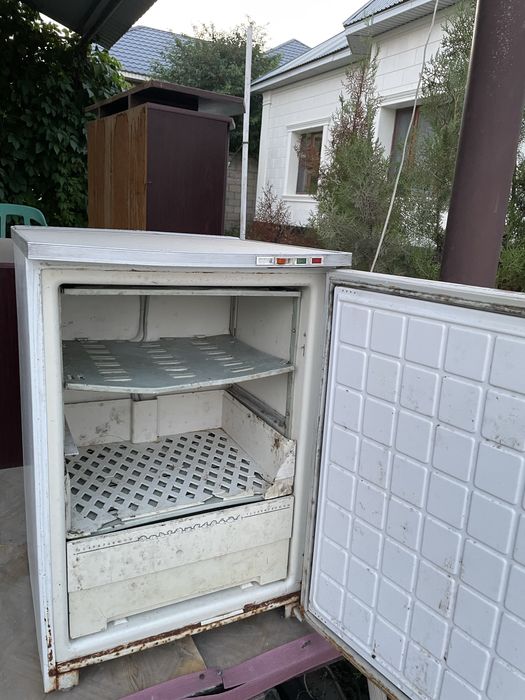 Холодильник рабочий