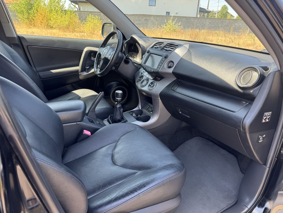 Toyota Rav4 2.2 Diesel 177cp 4x4 / Piele / Navi / KeyLess *2008*