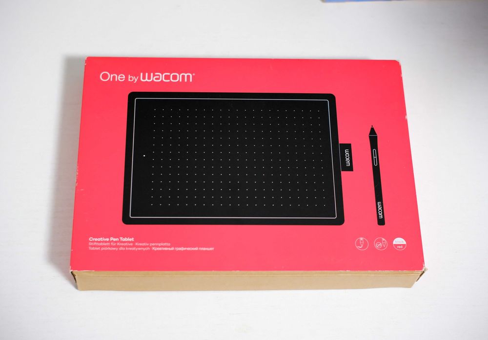 Графический планшет One by Wacom Medium