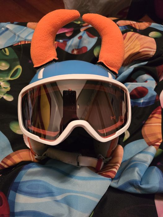Детска каска и маска за ски