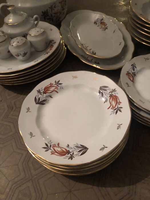 Продаю столовый сервиз Советских времен