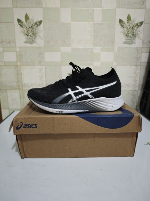 Кроссовки Asics Magic Speed