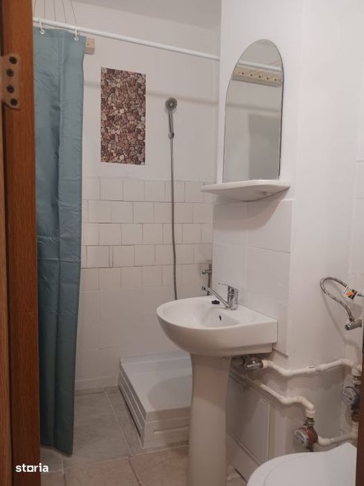 Garsoniera de inchiriat, 30 mp, zona Lapus