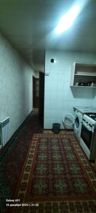 Сдаётся кв в чирчике 2х ком 1 этаж 2 мкн не далеко от дороги