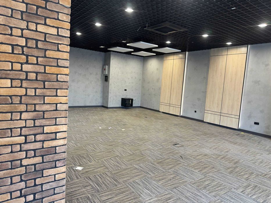 Сдается 4 офисы  по 4 100 кв.м в Бизнес центре Ng9134