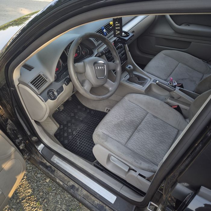 Vând Audi A4 înmatriculat