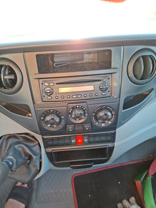 Autoutilitara Iveco 35S12