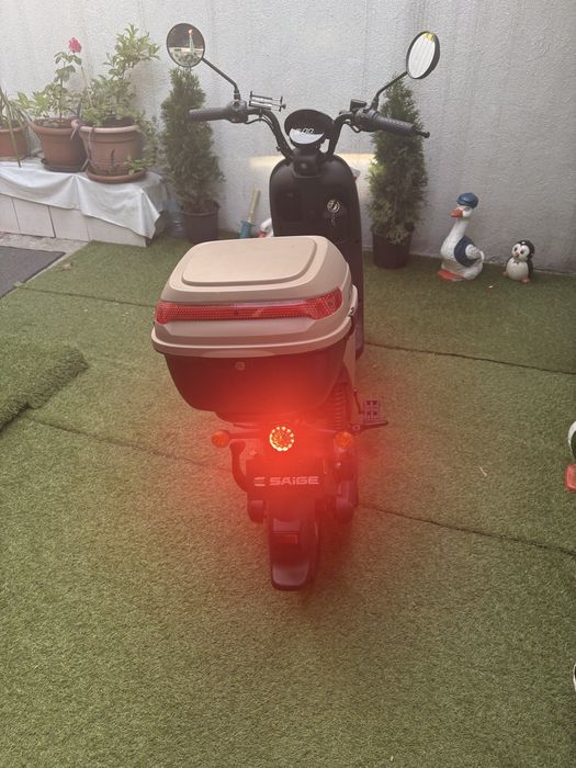 Vand scuter saige  electric