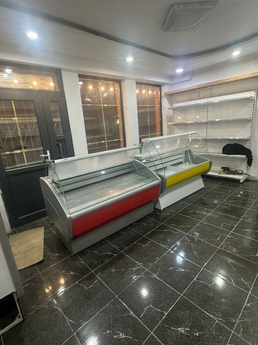 Продам витринные холодильники