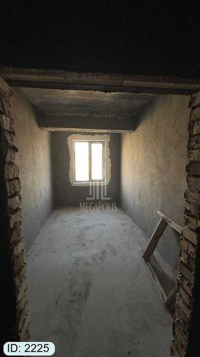 kritiy tarafda 3 xona karobka kvartira sotiladi №2225