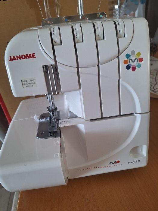 Mașină de surfilat. -JANOME-