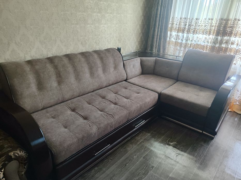 Продам угловой диван в отличном состоянии
