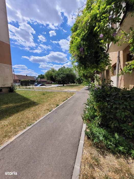 Apartament 3 camere decomandat | Carpați II | Etaj 4