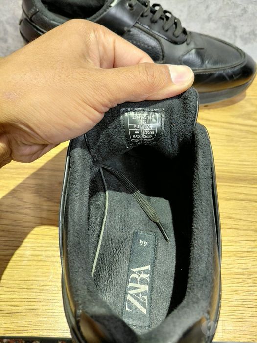 Оригинальные кроссовки Zara
